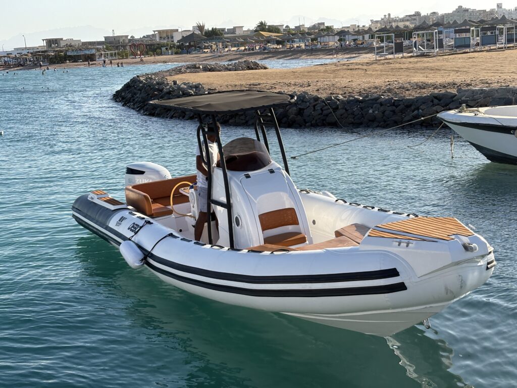 Excursion en Speed-Boat privé dans la mer d'Hurghada.