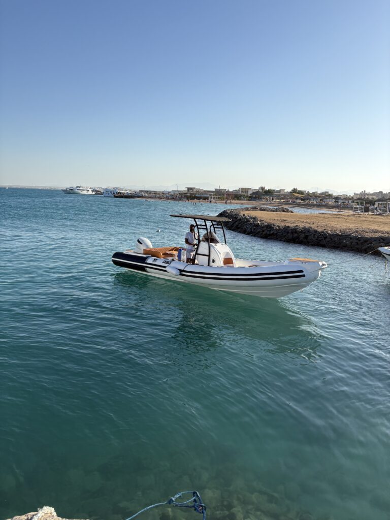 Excursion en Speed-Boat privé dans la mer d'Hurghada.