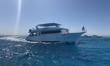 Yacht privé "Eden" en mer d'Hurghada pour une excursion d'une journée entière.