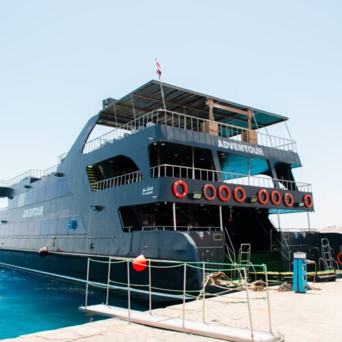 yacht adventour